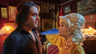 ‘Seriously Red’ Film Review: Shy Woman Becomes Her Best Self by Impersonating Dolly Parton